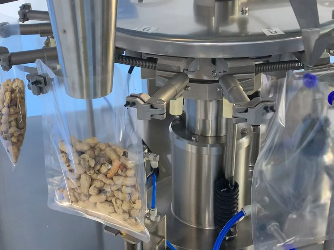 顆粒包裝機(jī)的多樣化應(yīng)用 從花生到炒貨的全方位包裝解決方案